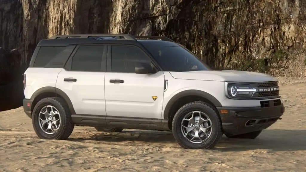 2022 White Ford Bronco Sport