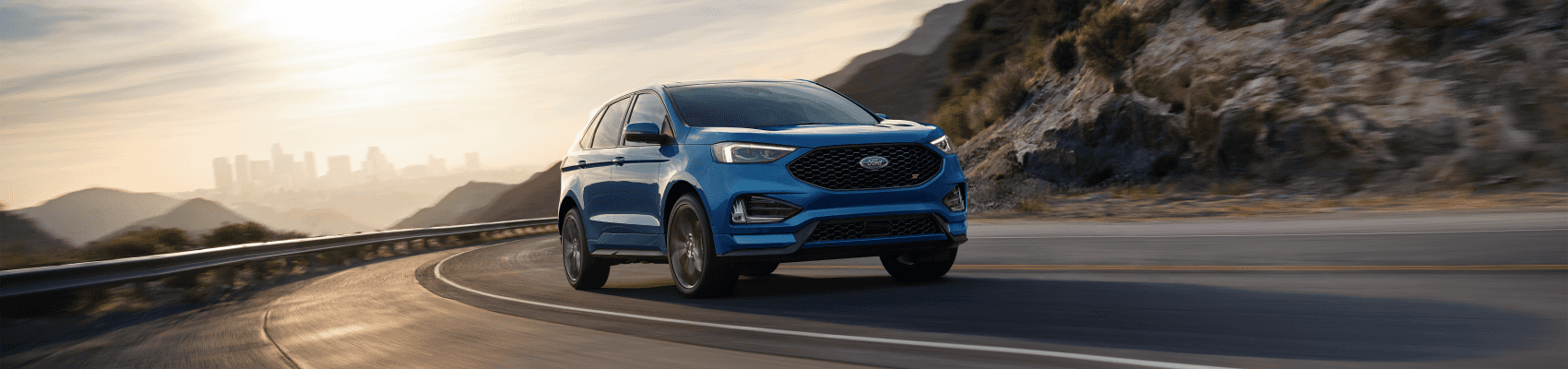 2020 Ford Edge Blue Highway Distant City