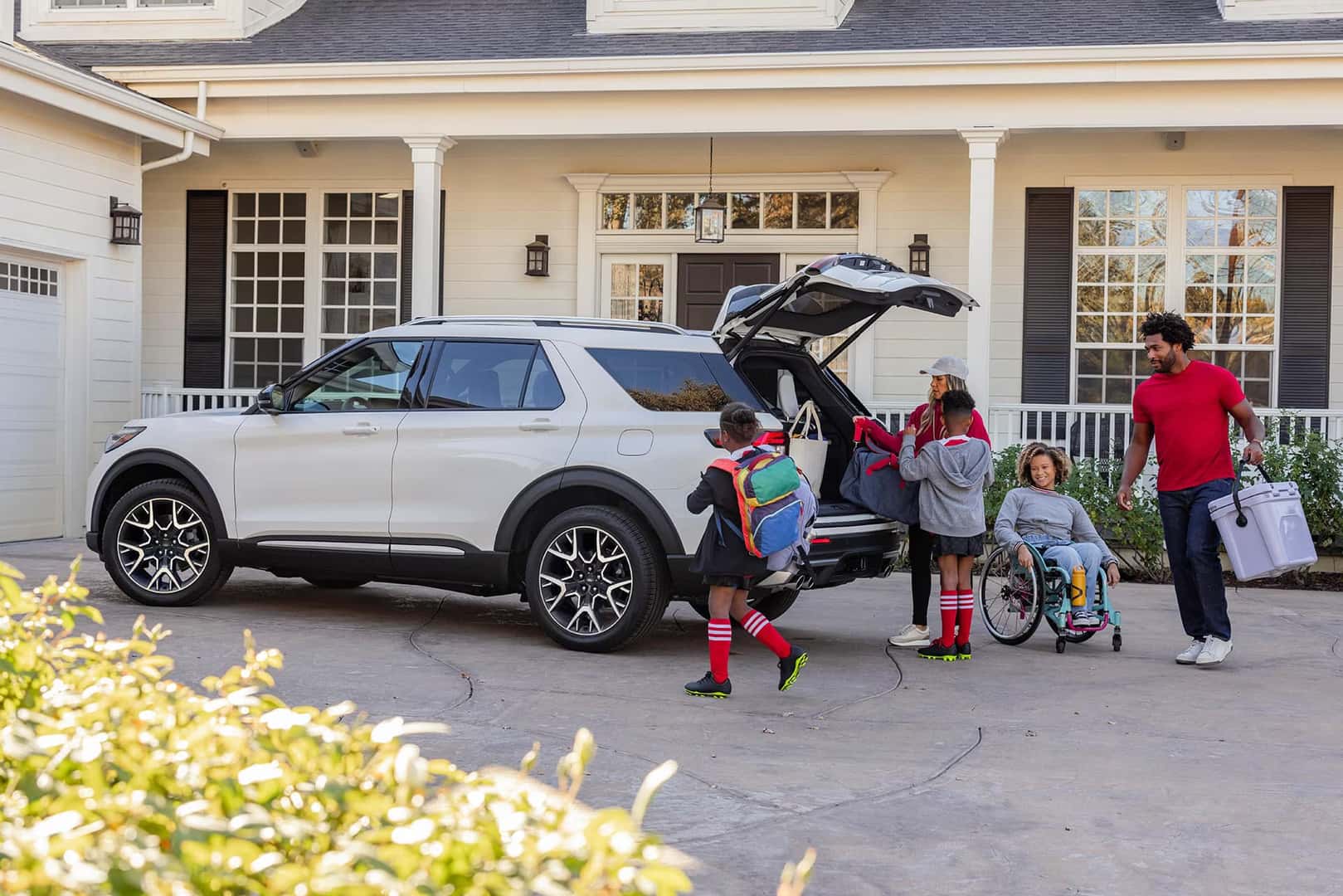 2027 Ford Explorer family cargo and passenger space