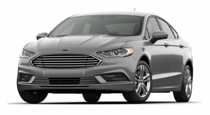 A silver 2018 Ford Fusion SE is angled left.