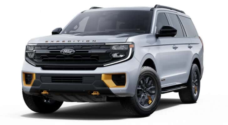 A silver 2025 Ford Expedition Tremor is angled left.