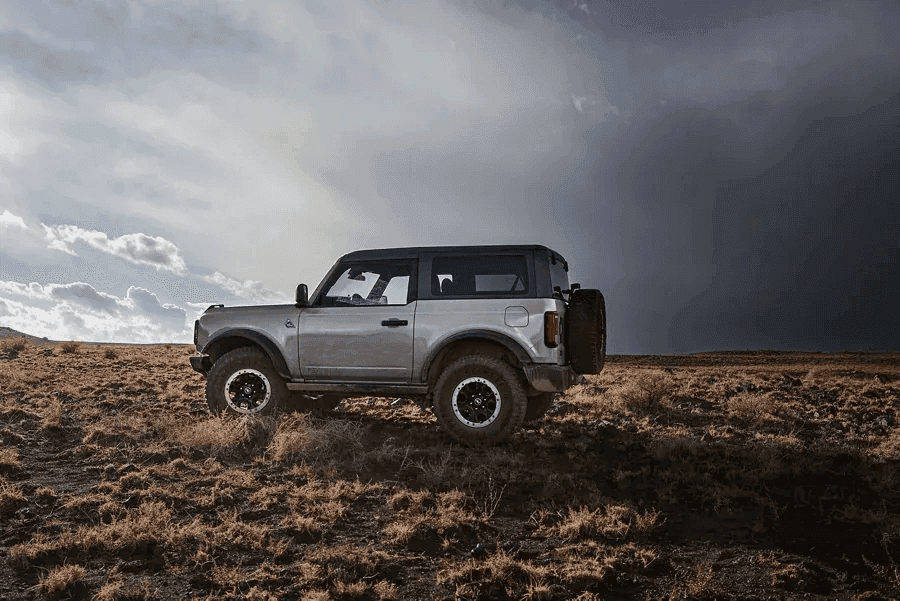 2023 Ford Bronco Exterior Design &
                        Specs