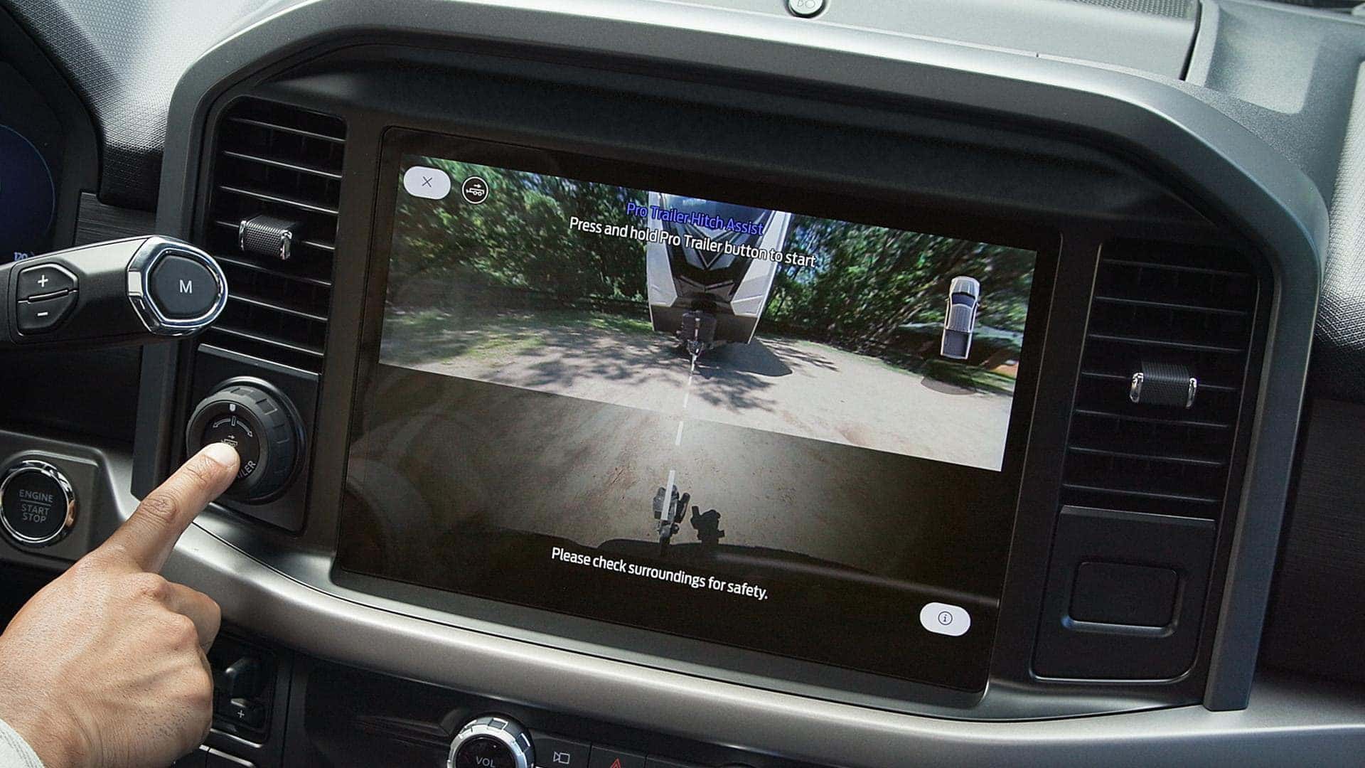2025 Ford F-150 12-inch digital cluster, touchscreen and available head up display