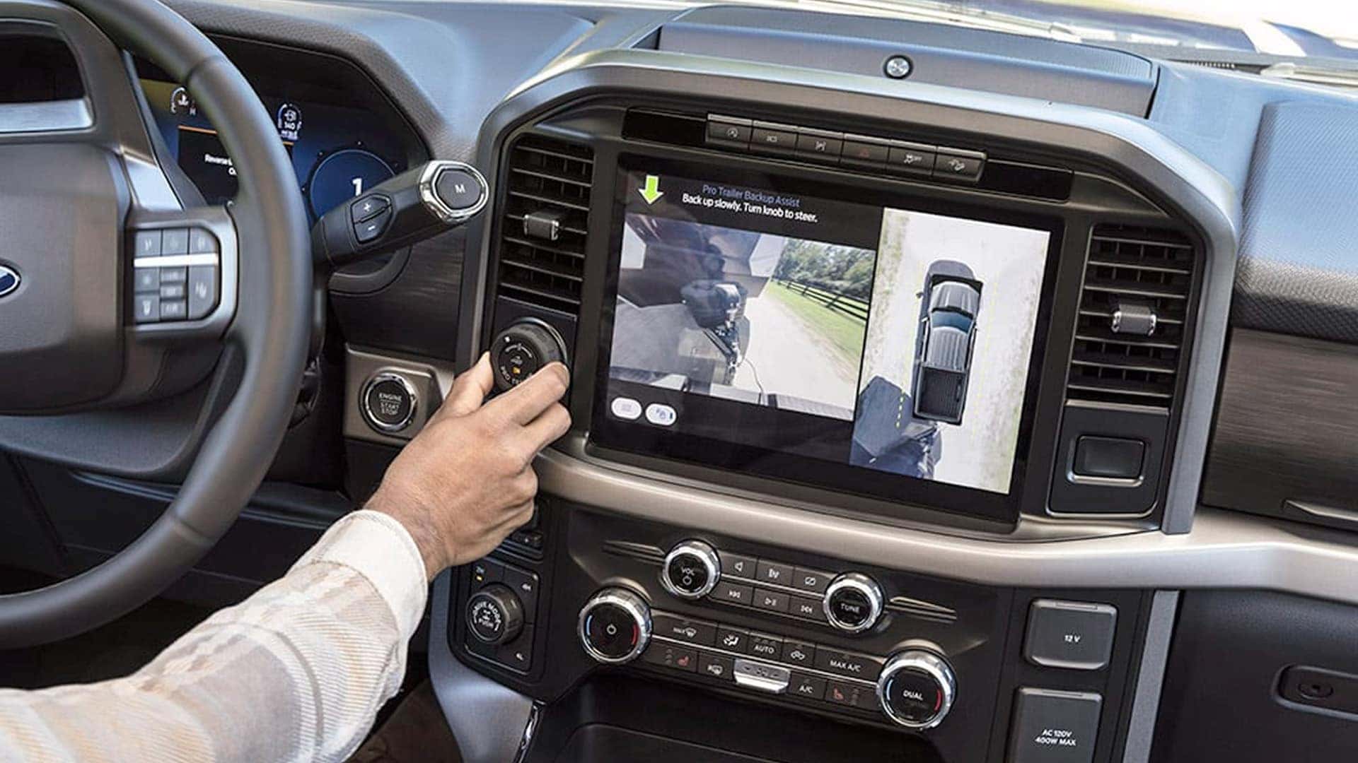 Pro Trailer features in the Ford F-150 with camera and control knob