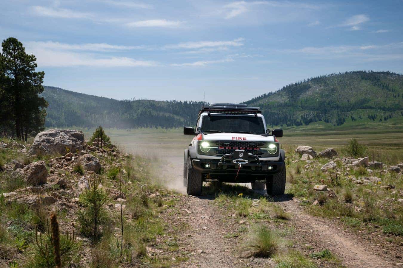 Bronco wildland firefighting command rig_03N