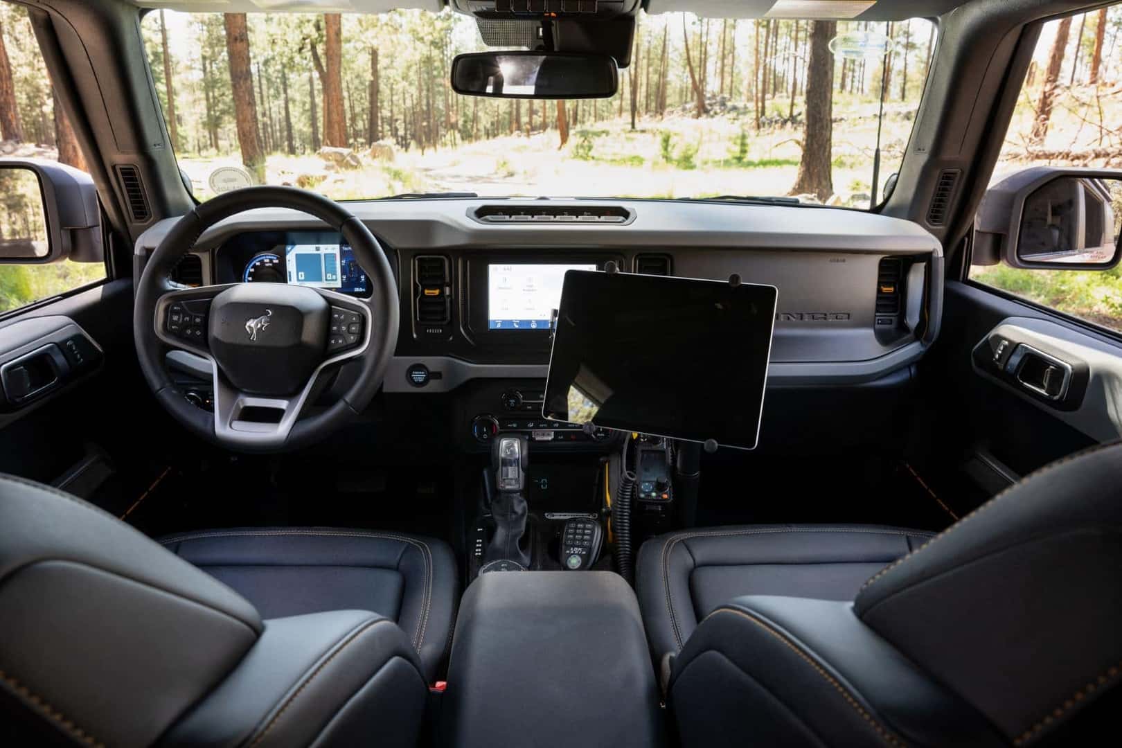 Bronco wildland firefighting command rig_06N